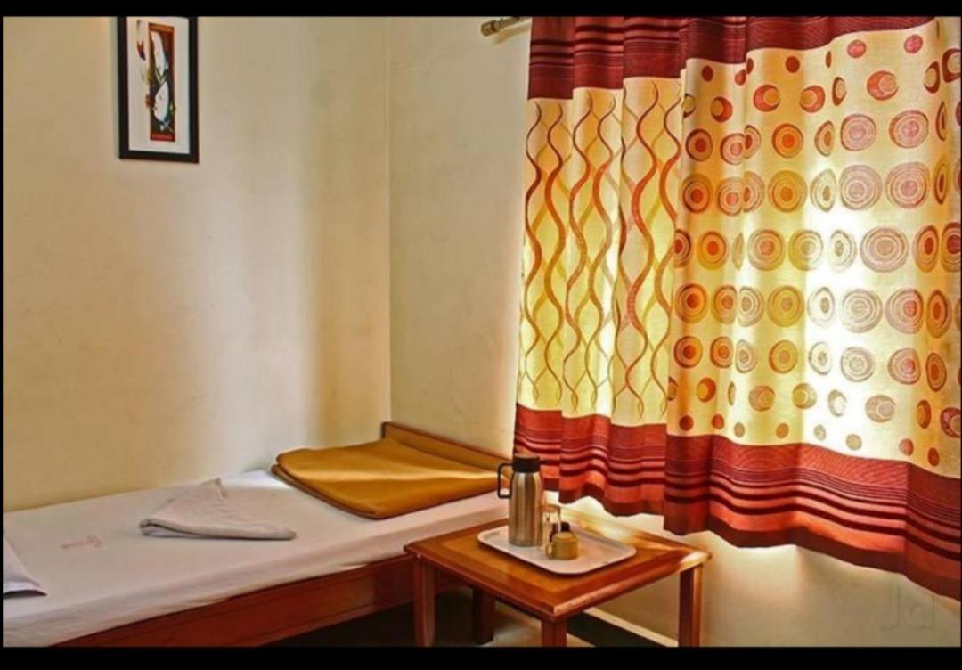 Hotel Rajwada International 벨가움 외부 사진